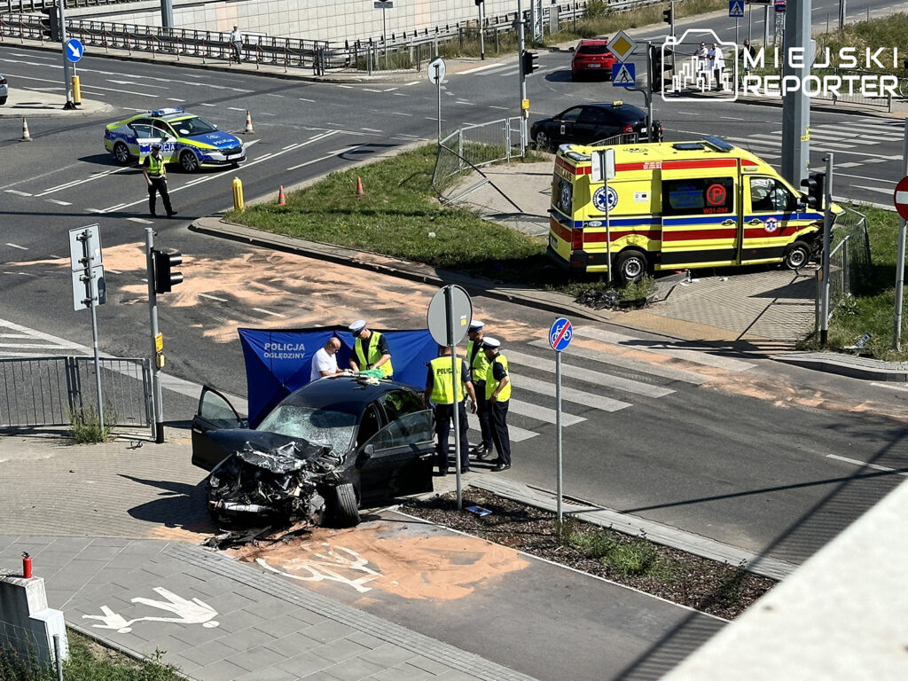 śmiertelny wypadek karetki z autem osobowym na Lazurowej