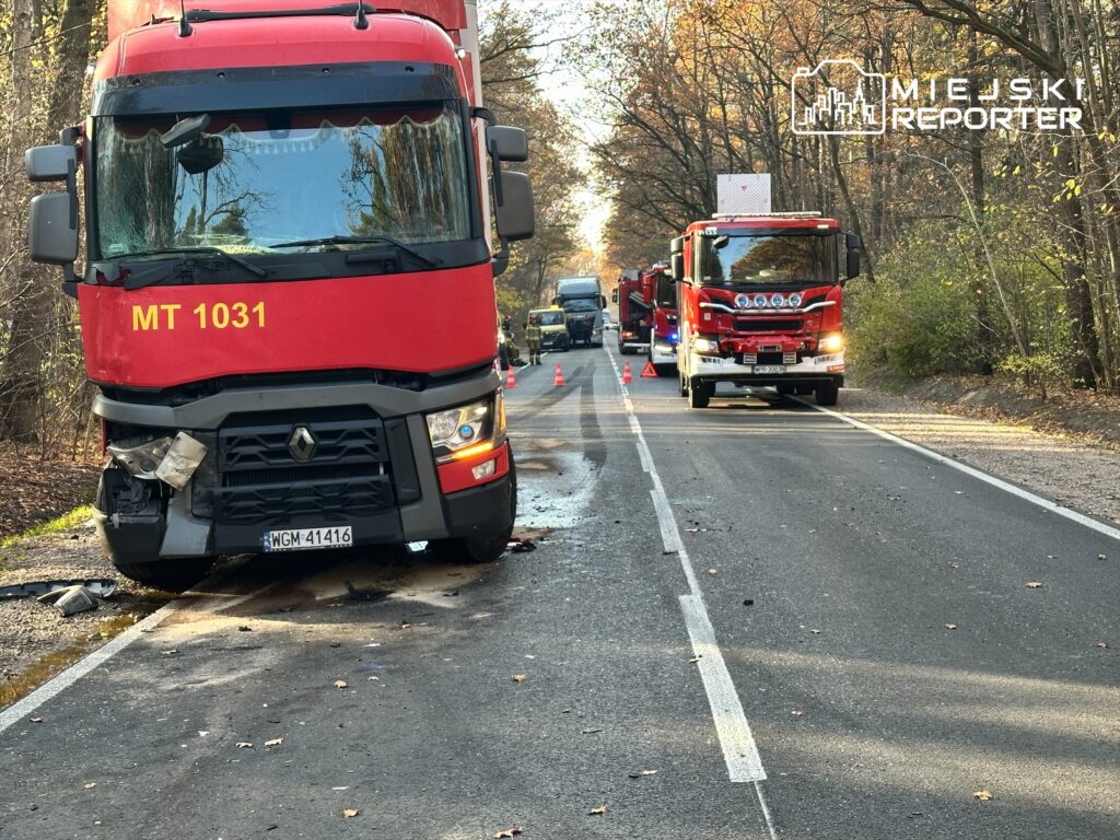 wypadek na DW721 zderzenie 4 pojazdów