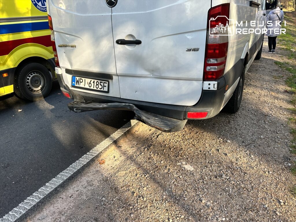 wypadek na DW721 zderzenie 4 pojazdów