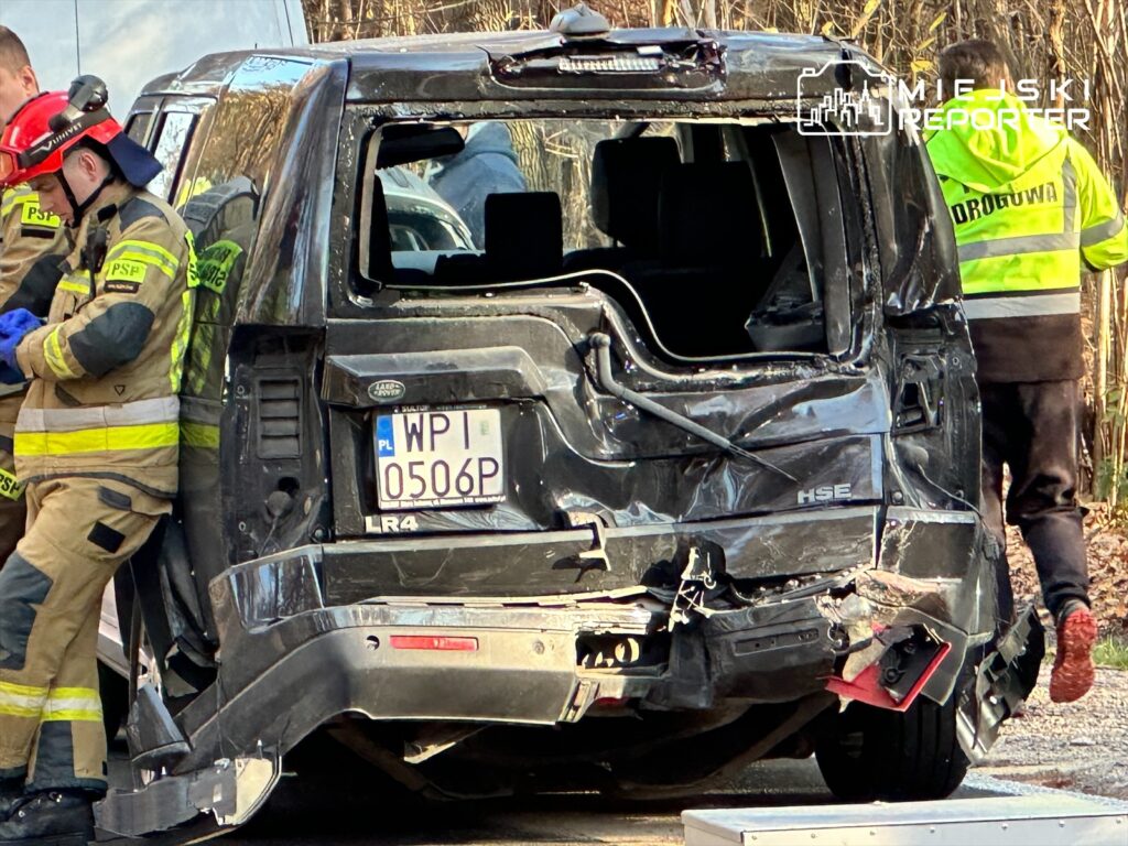 wypadek na DW721 zderzenie 4 pojazdów