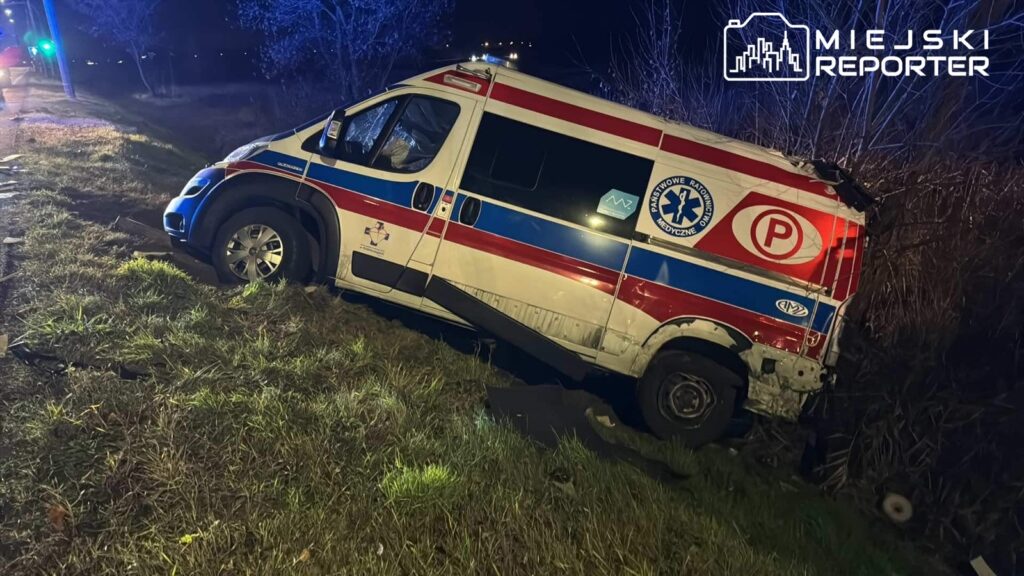 wypadek karetki pod Radomiem w Jedlińsku ratownik nie żyje