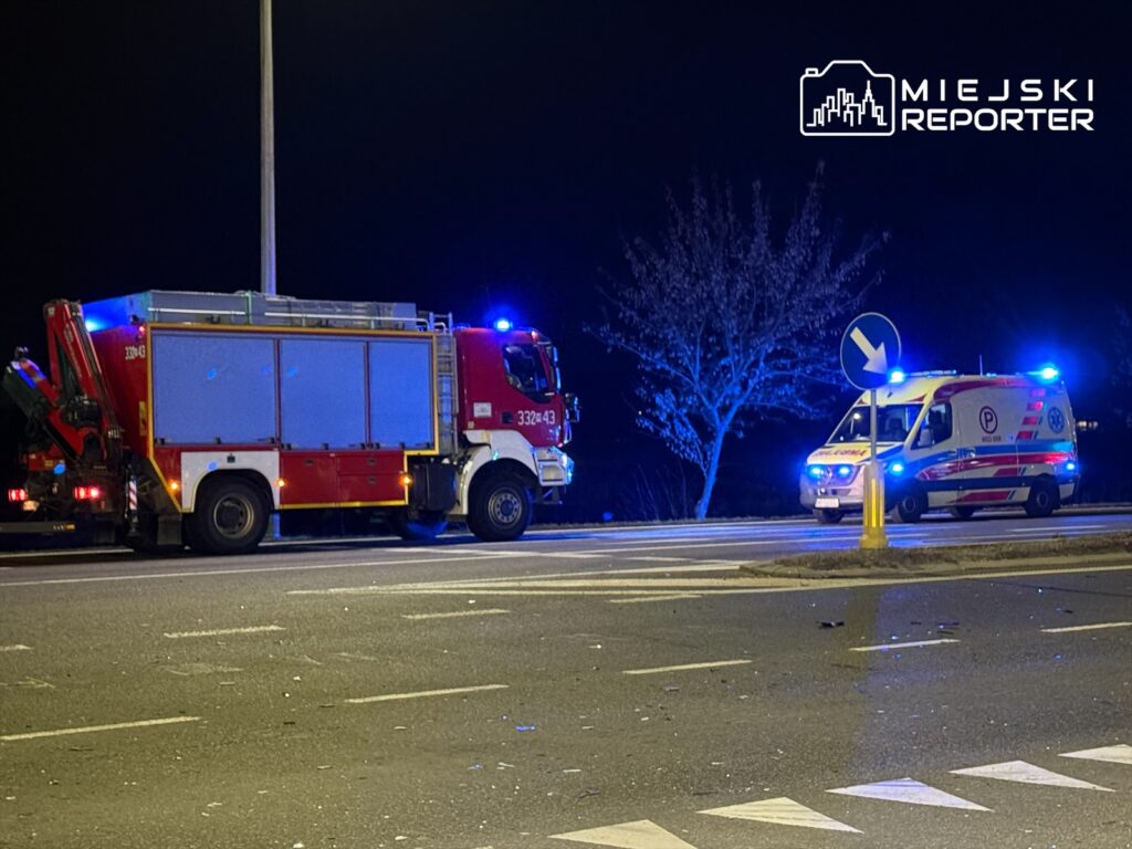 wypadek karetki pod Radomiem w Jedlińsku ratownik nie żyje