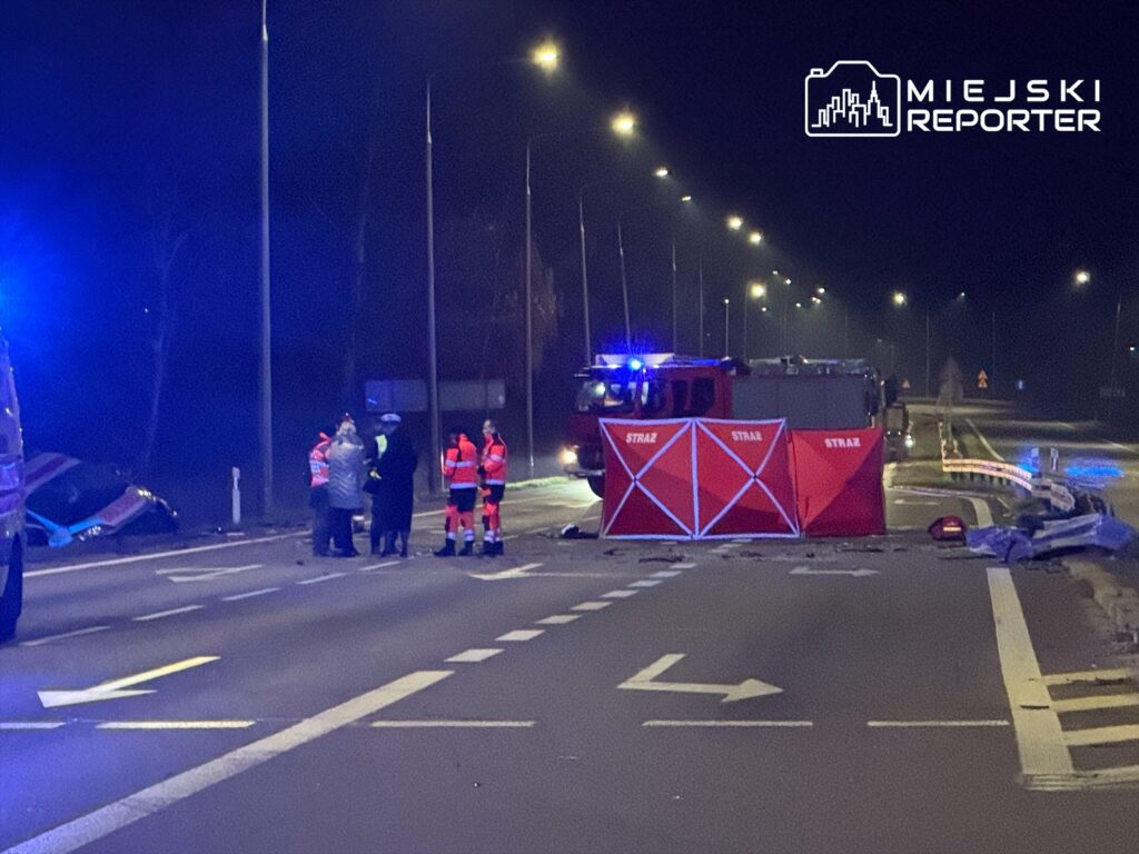 wypadek karetki pod Radomiem w Jedlińsku ratownik nie żyje