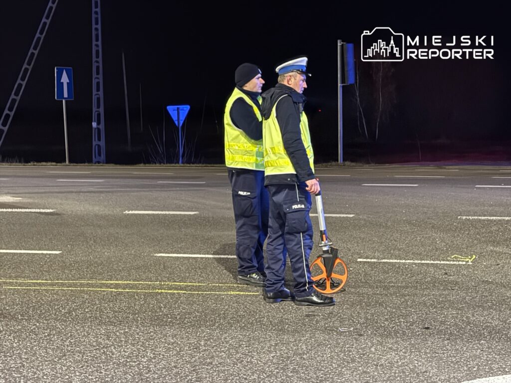 wypadek karetki pod Radomiem w Jedlińsku ratownik nie żyje