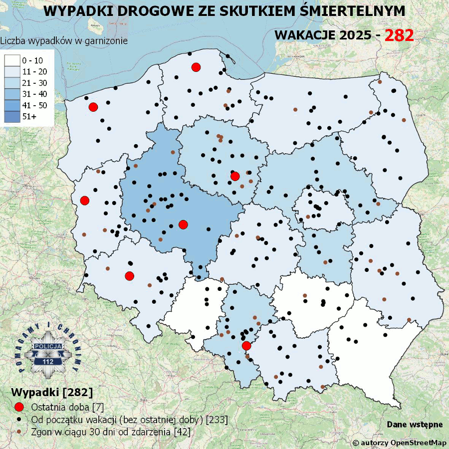 Mapa z zaznaczonymi wypadkami drogowymi ze skutkiem śmiertelnym, z danymi za wakacje 2025, pokazująca lokalizacje w Polsce.