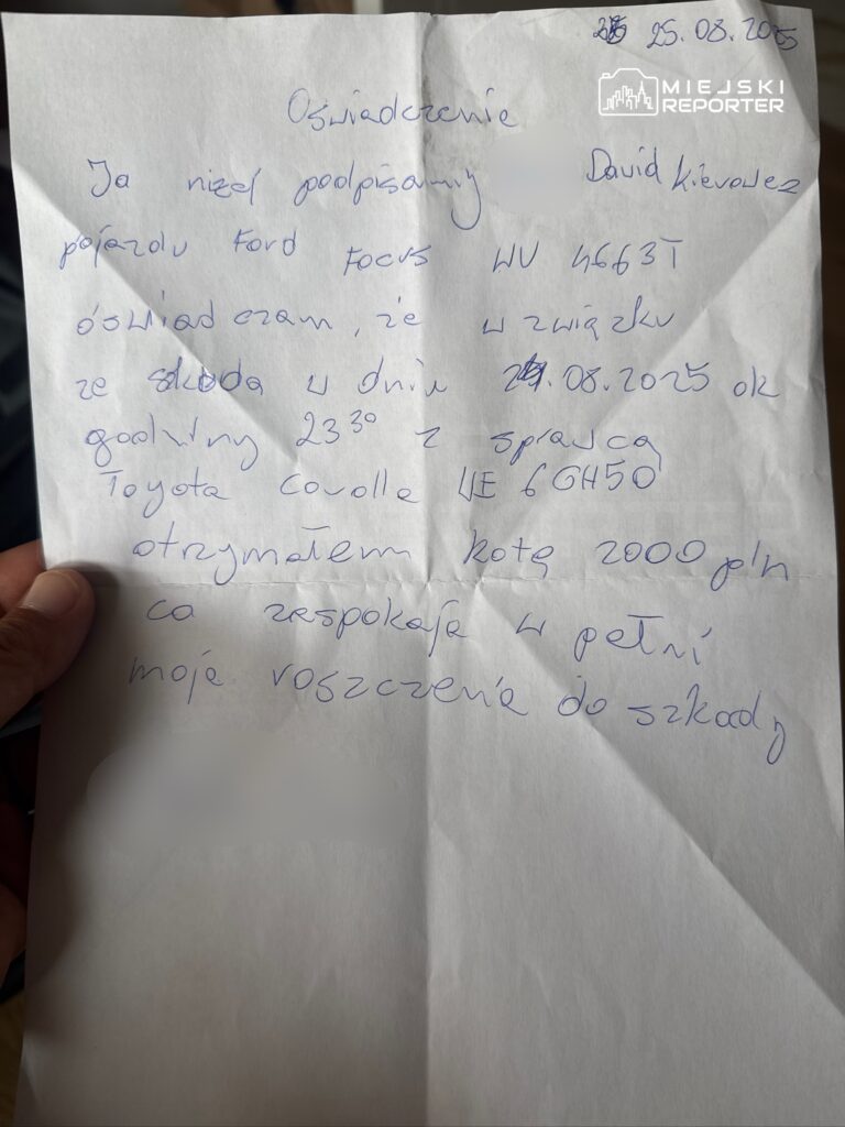 Dokument w formie oświadczenia, zawierający ręcznie napisany tekst dotyczący zdarzenia drogowego.