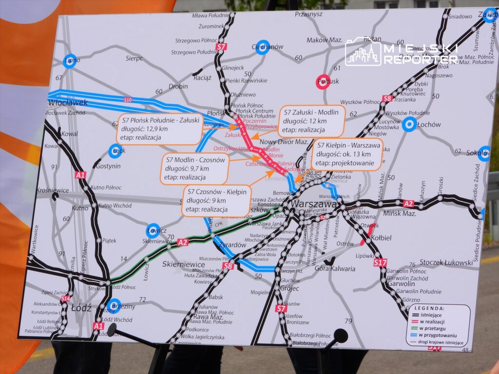 Mapa drogowa z zaznaczonymi trasami S7 i S8, z informacjami o etapach realizacji i projektowania.