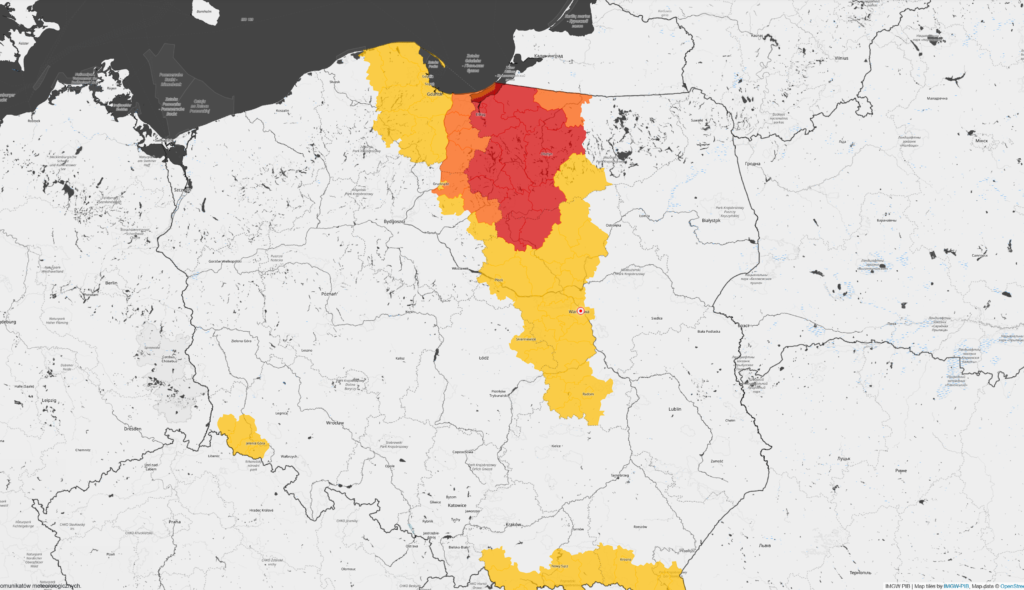 Mapa Polski z zaznaczonymi obszarami w różnych kolorach, wskazującymi na różne warunki meteorologiczne.