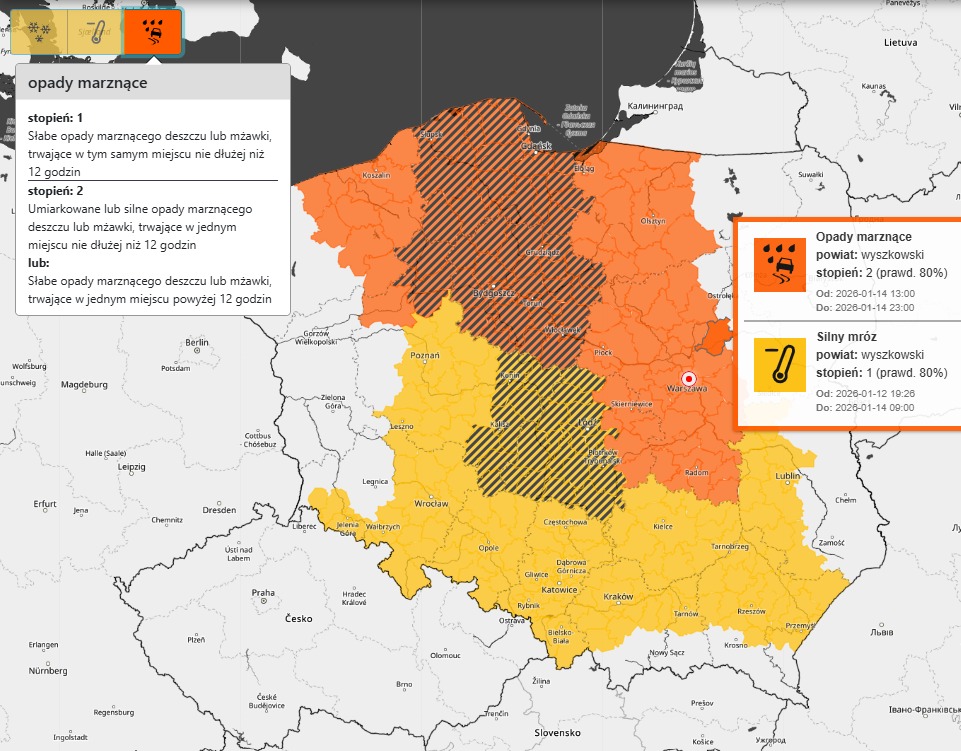 Mapa z prognozą pogody, wskazująca obszary opadów marznących i silnego mrozu w Polsce, z opisem stopni zagrożenia.