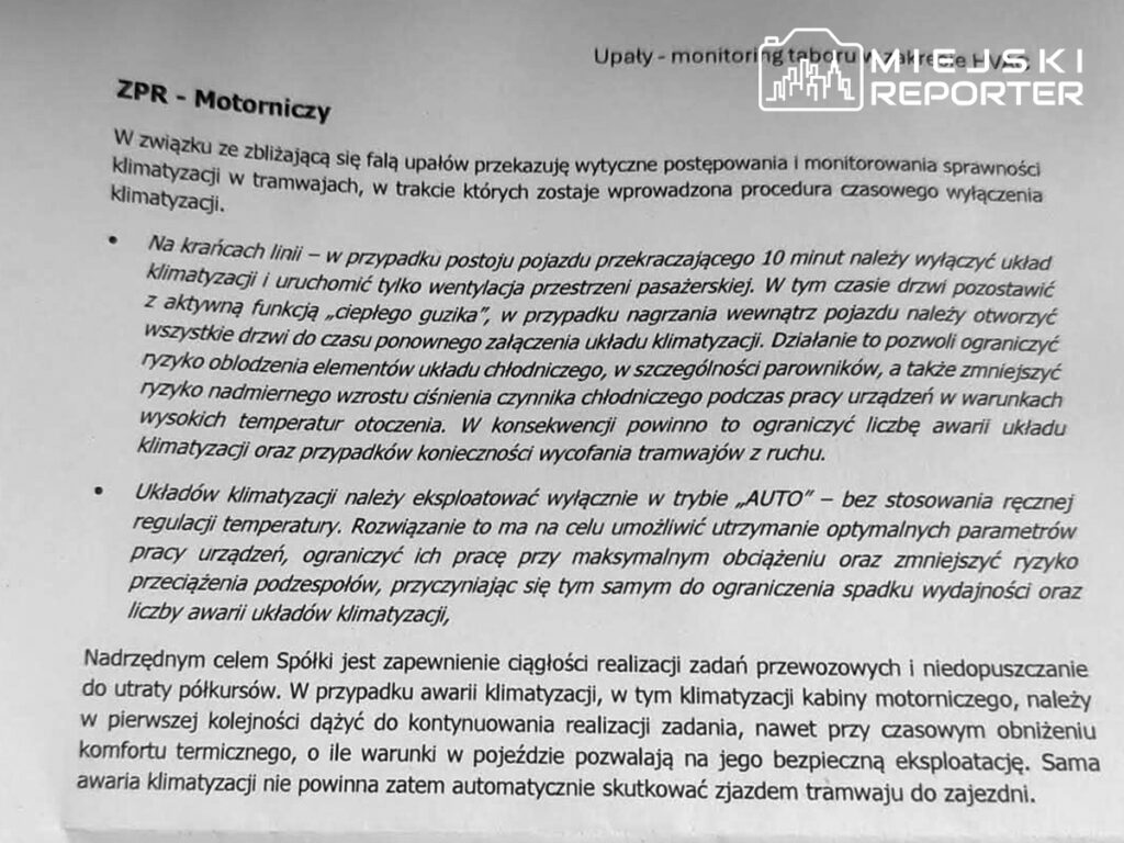 Dokument z informacjami na temat procedur dotyczących wyłączania klimatyzacji w tramwajach podczas upałów.
