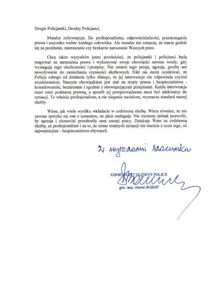 List podpisany przez komendanta głównego policji, z odręcznym podpisem i tekstem zaczynającym się od „Drogie Policjantki